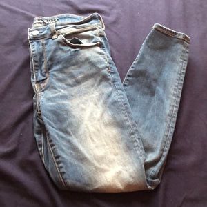 American Eagle light blue jeans